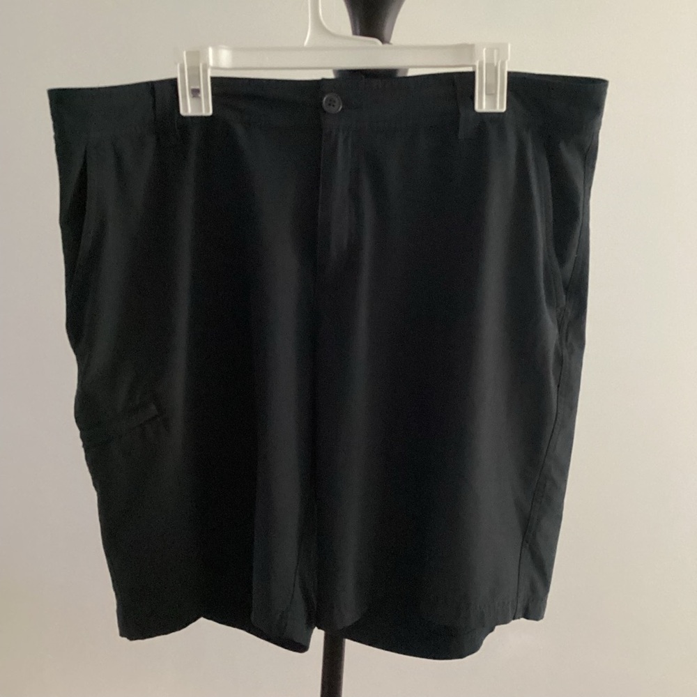 Columbia Omni-Shield Black Cargo Shorts, Men’s Size 42
